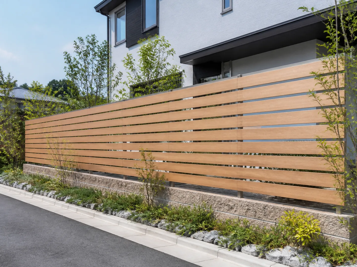 住宅の目隠しフェンス設置工事施工イメージ